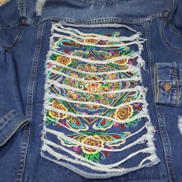 Jean Jacket size large - Picture 2 of 3